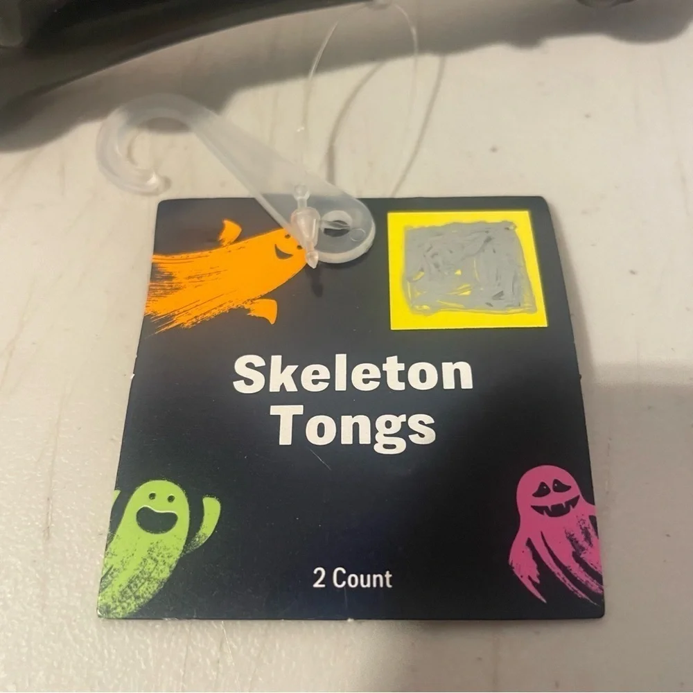 Skeleton tongs Black NEW grab for your holiday party